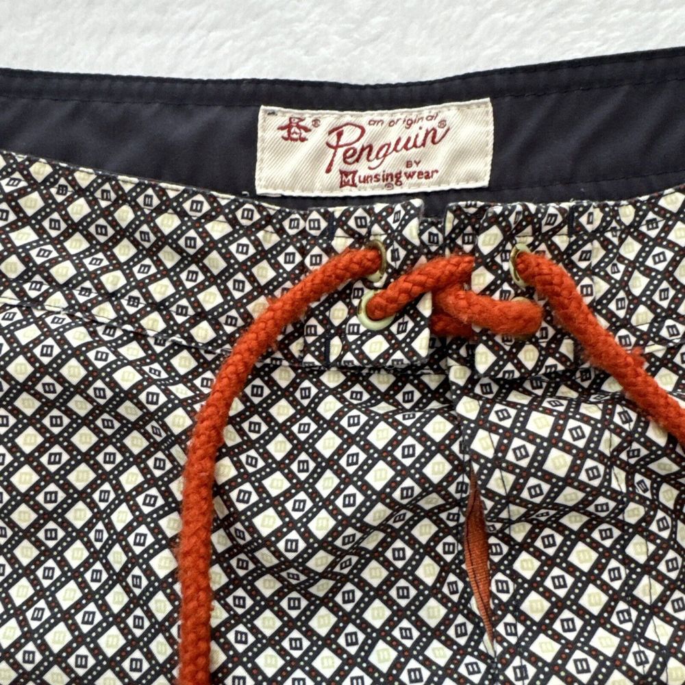 Penguin 36" Men's 11" Inseam Board Short GRAY/WHITE DESIGN ~ EXCELLENT - Picture 3 of 11